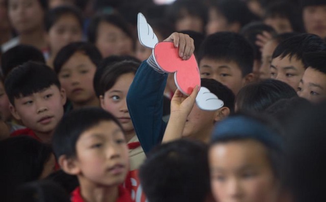 “六一微心愿，愛(ài)心暖童心”湘江電纜攜手村長(zhǎng)李銳愛(ài)心傳遞 點(diǎn)亮未來(lái)