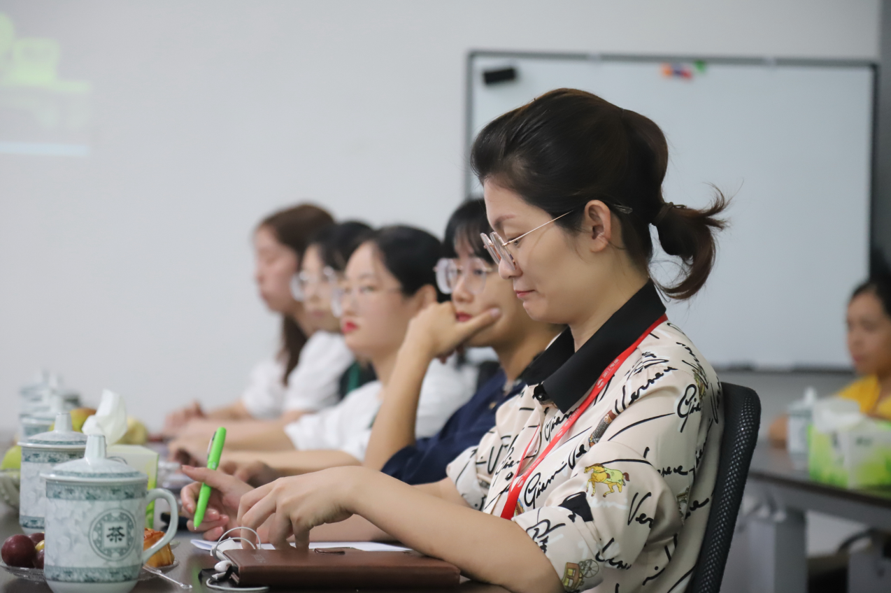 情滿中秋，共話未來(lái)。湘江電纜工會(huì)舉行中秋茶話會(huì)